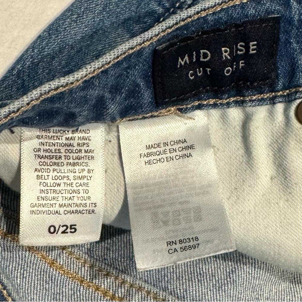 🛍️ Lucky brand boyfriend denim shorts, size 0/25 - Picture 4 of 6